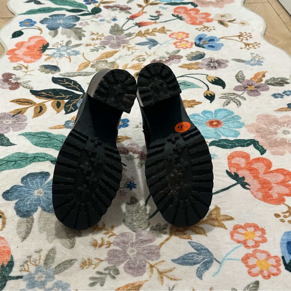 Stylish Black Lace-Up Platform Boots - Picture 8 of 11
